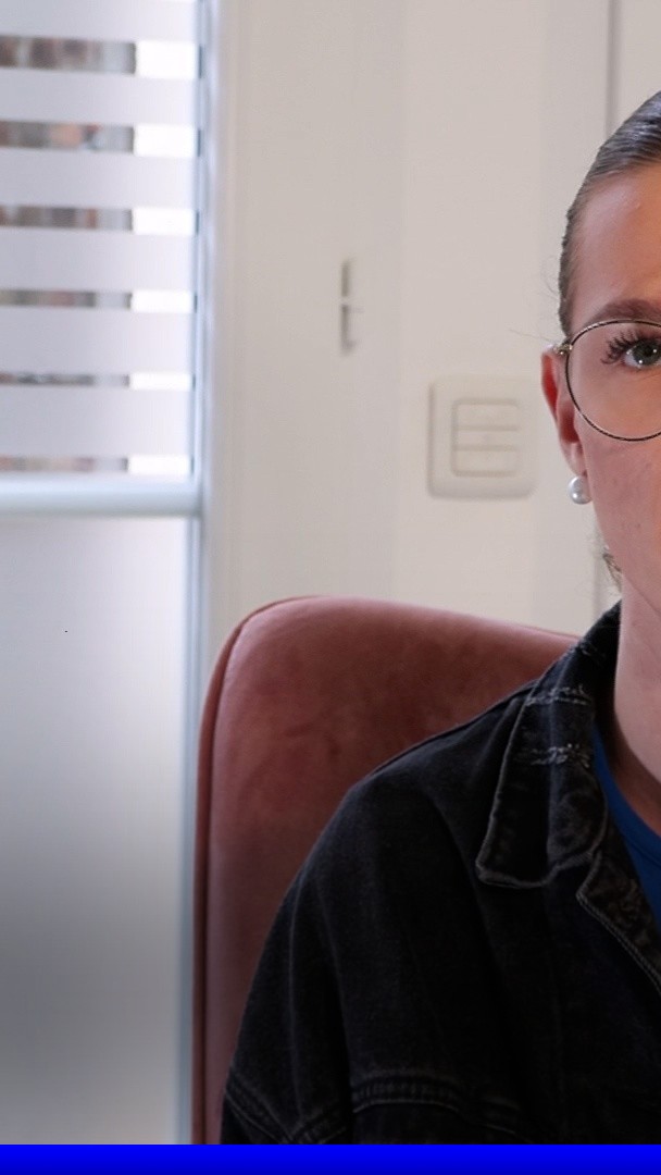 🇫🇷🏳️🌈 FLASH | "On m’appelait la pédale devant les invités" : Un jeune homme de 18 ans a fait condamner ses parents pour homophobie à huit et dix mois de prison avec sursis.