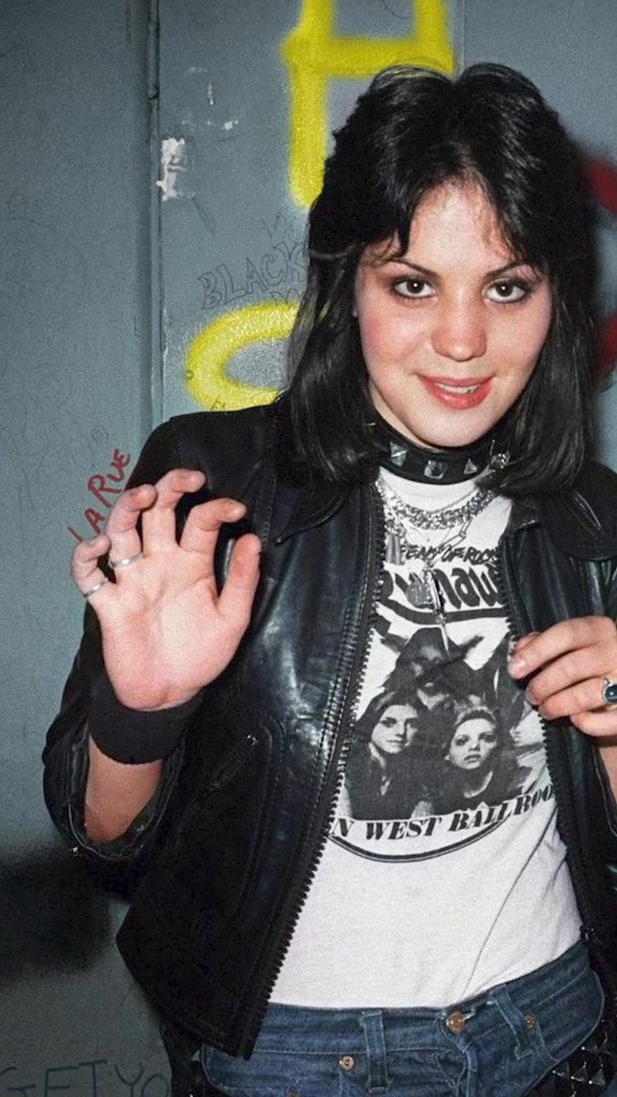 Almost time for Halloween! Post your Joan-inspired looks with #dresslikejett all month long for your chance to be featured 🖤🎃🐈‍⬛