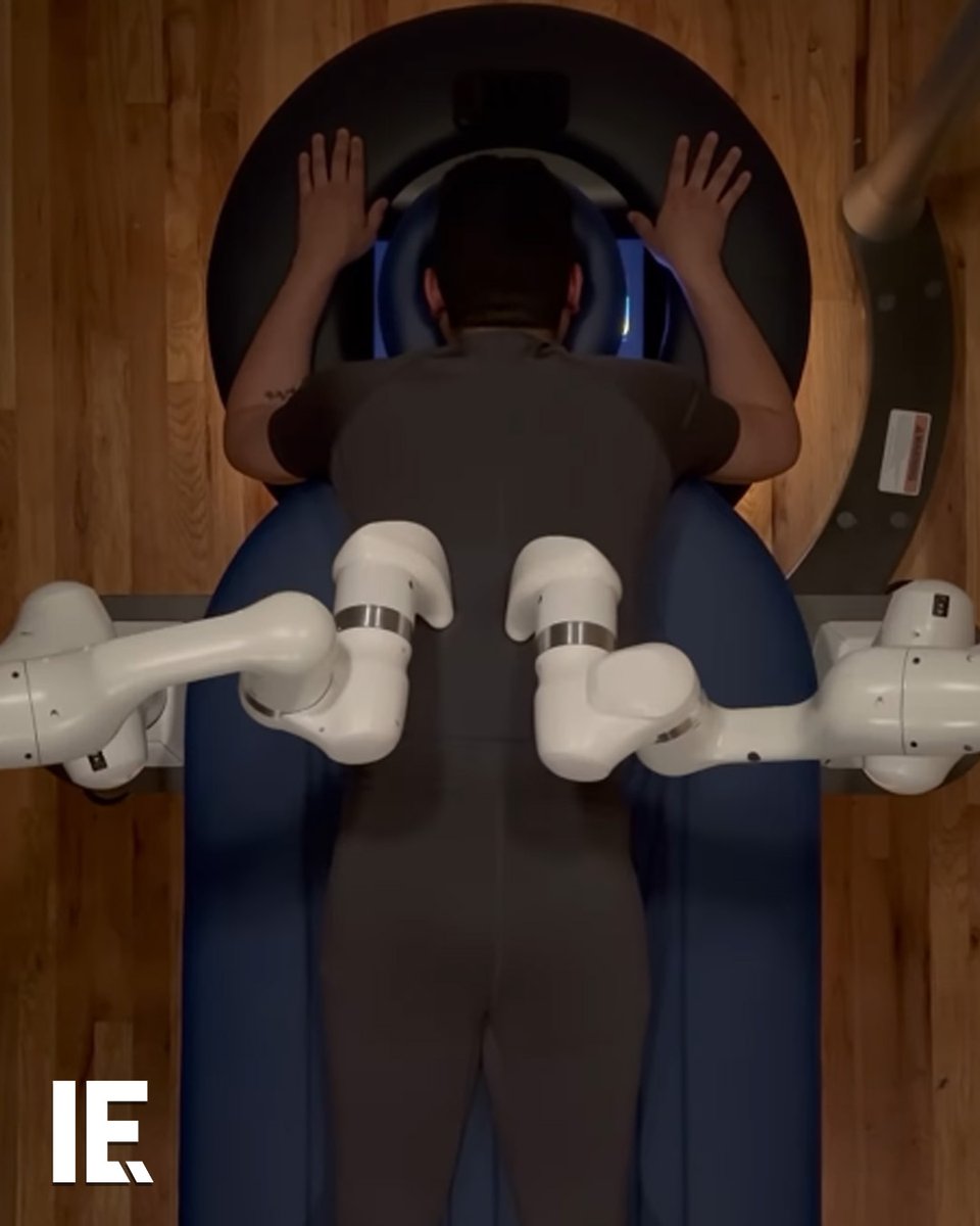 These robotic arms deliver a massage that can be customized to the user's needs. 📸: Instagram/ letsaescape