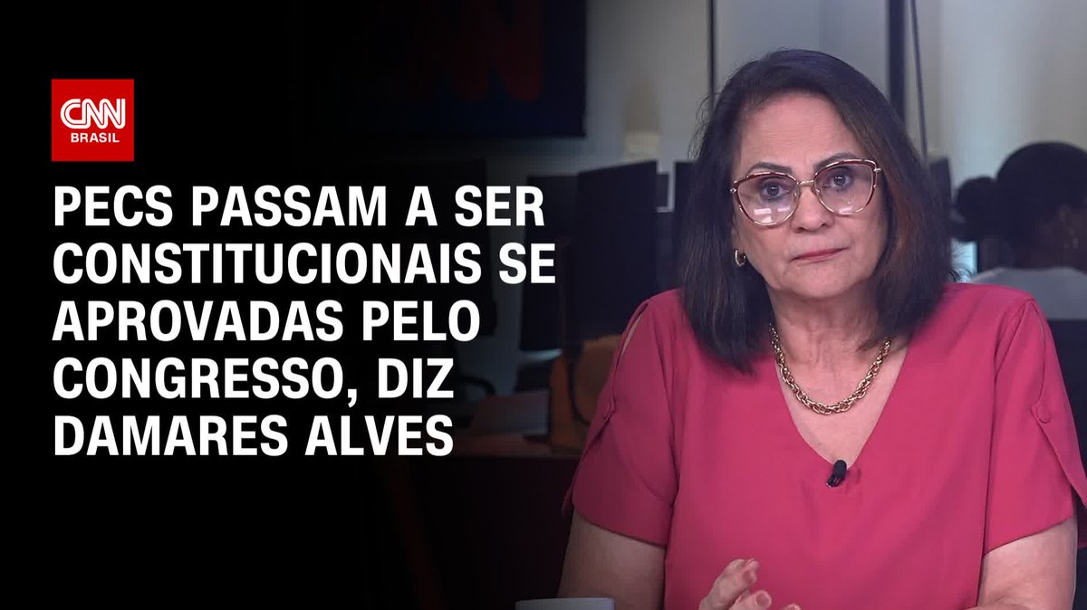 A senadora Damares Alves (Republicanos-DF) defende a constitucionalidade do “pacote anti-STF” alegando que, a partir do momento que uma proposta de emenda constitucional (PEC) é aprovada, ela se torna parte da Constituição e, por consequência, constitucional #CNN360