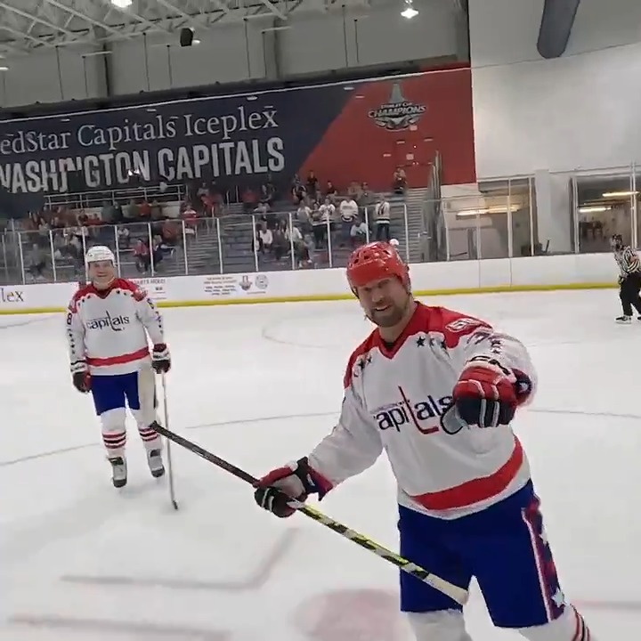 POV: You’re 503 career goal-scorer Peter Bondra at today’s #ALLCAPS Alumni Game 🚨 Peter Bondra