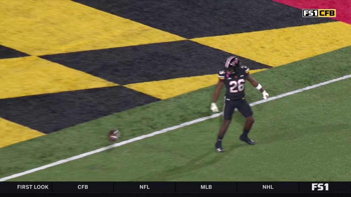 Oh boy 😅 The ball never cleared the goal line and Northwestern Football gets the stop