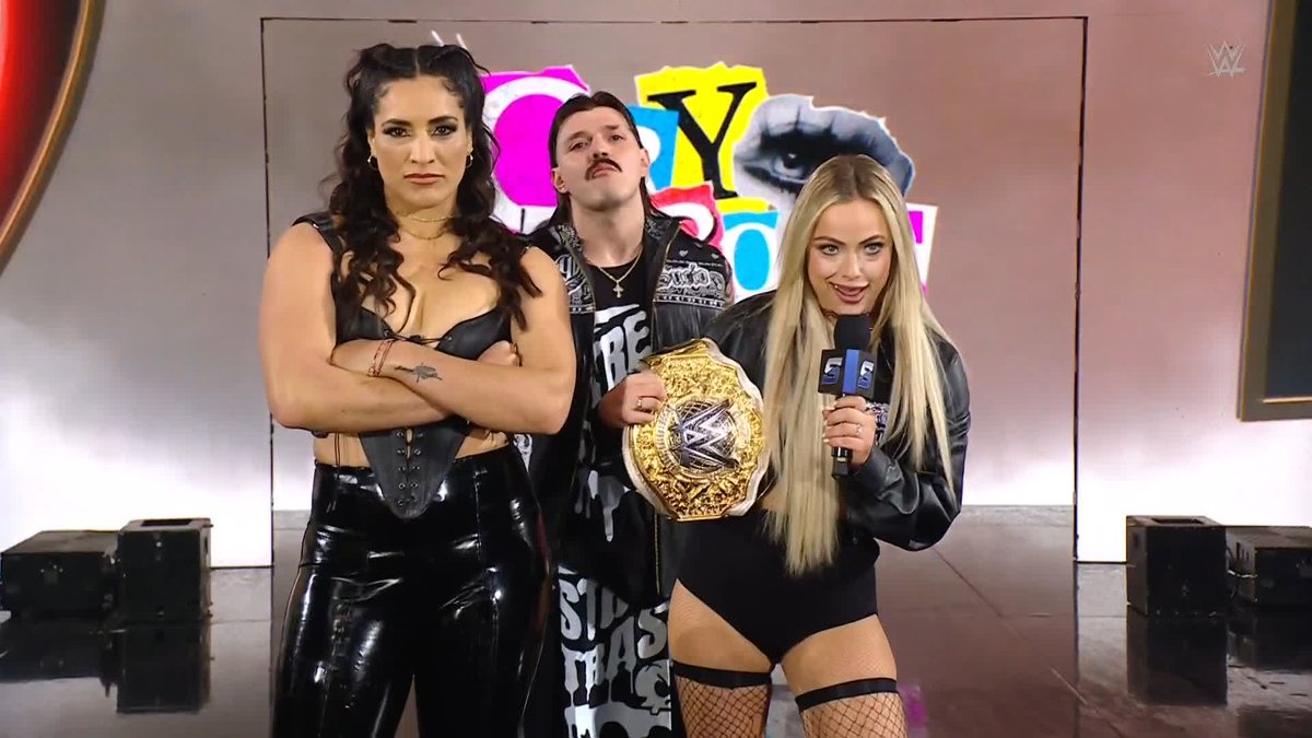 .LIV Morgan is here and she's not alone! 👀 #SmackDown