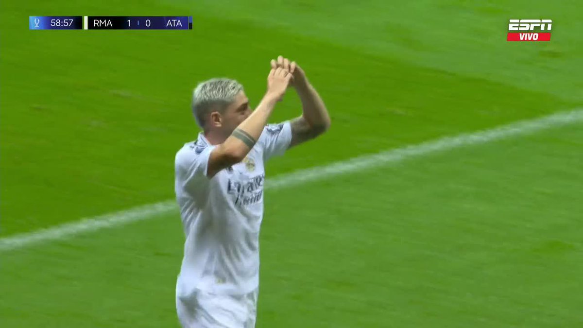 Que lástima que Bielsa no citó a éste muchacho por hablar de él, lo necesitamos para que haga goles de afuera del área. Dale Bielsa dejate de joder y pone al Halcón Valverde