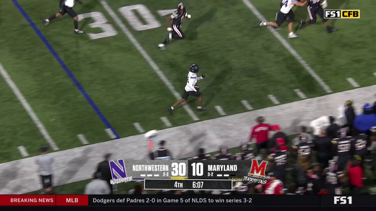 PICKED OFF! A 4th turnover for Northwestern Football defense 😤