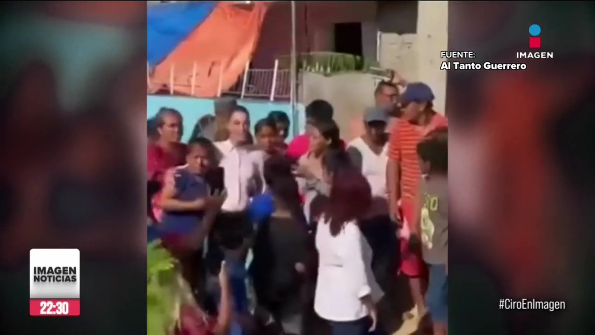 La presidenta Claudia Sheinbaum hizo lo que el ex presidente López Obrador no quiso, no pudo o no se atrevió a hacer: caminar al lado de los damnificados en #Acapulco. Y lo hizo con este dispositivo de seguridad: