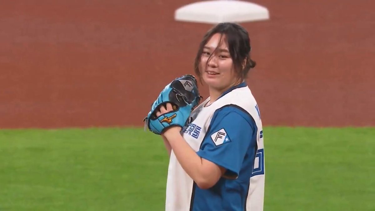 始球式に北海道旭川市出身でパリ五輪やり投げ女子金メダリストの北口榛花選手が登場！ ファイターズガールがエスコンフィールドをご案内！