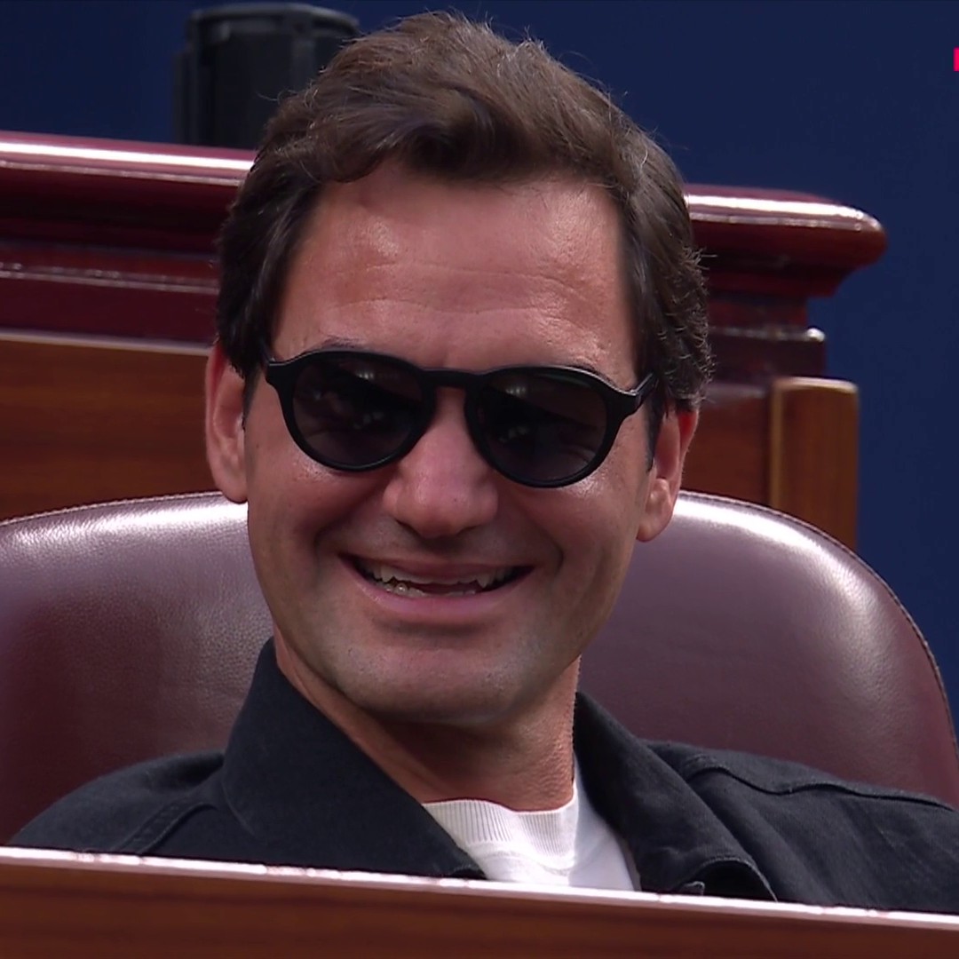 😂😂 Le "What about me" est fabuleux. 🗣️ (Spectateur) Je t'aime Roger ! 🗣️ (Spectateur) Je t'aime Sinner ! 🗣️ (Tomas Machac) Et moi alors ?