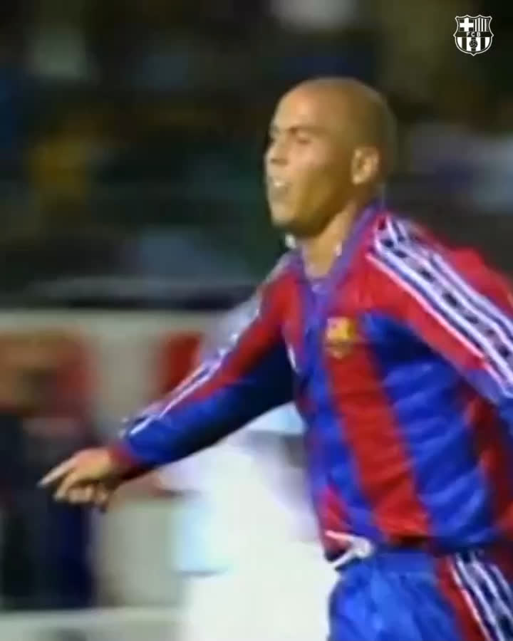 28 years later and still trying to figure out how Ronaldo scored 𝐭𝐡𝐢𝐬 🤯 (via FC Barcelona)