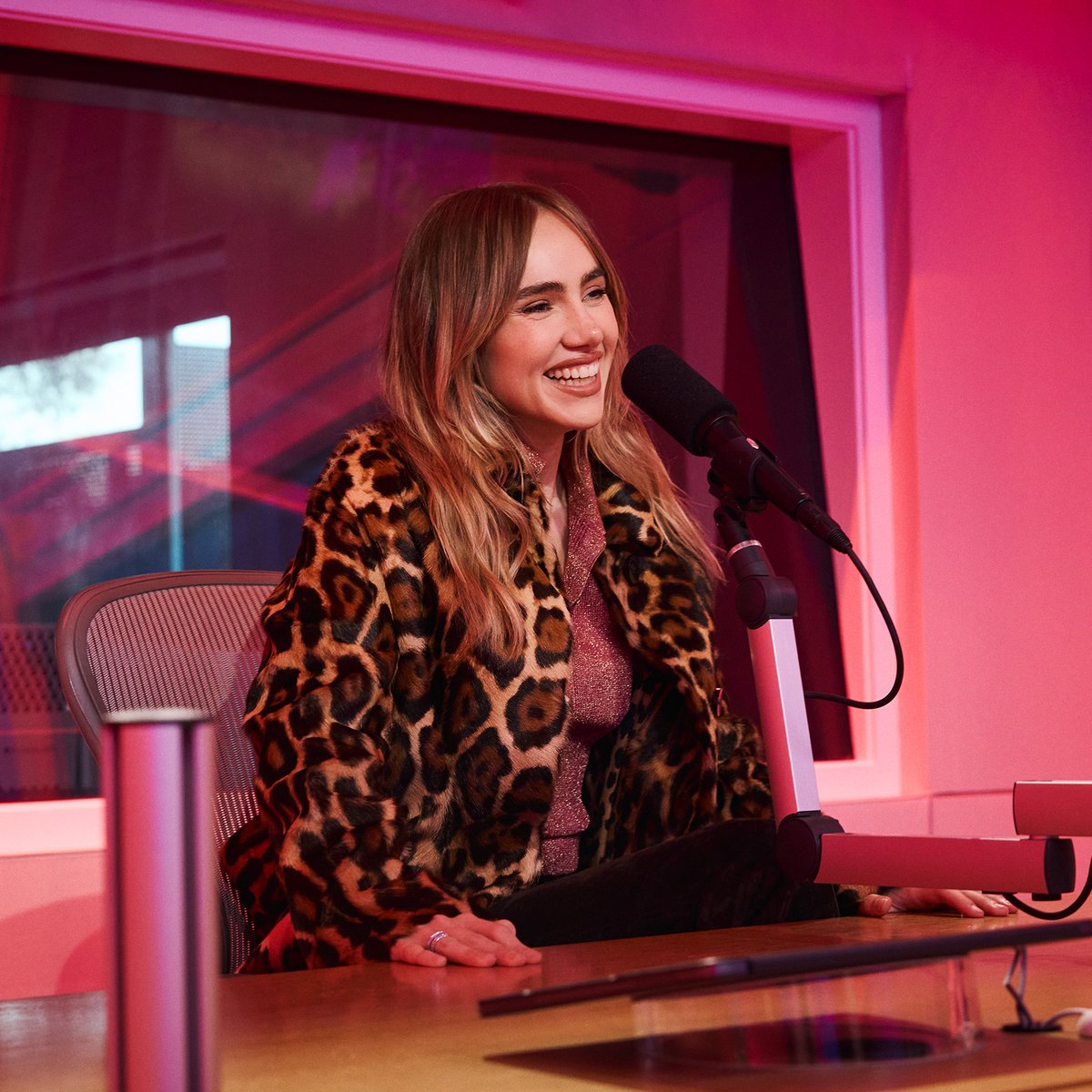 “That part was incredibly surreal.” Suki Waterhouse chats with holytravis about opening for Taylor Swift at Wembley Stadium, Memoir of a Sparklemuffin, and preparing for her headlining tour. Listen: