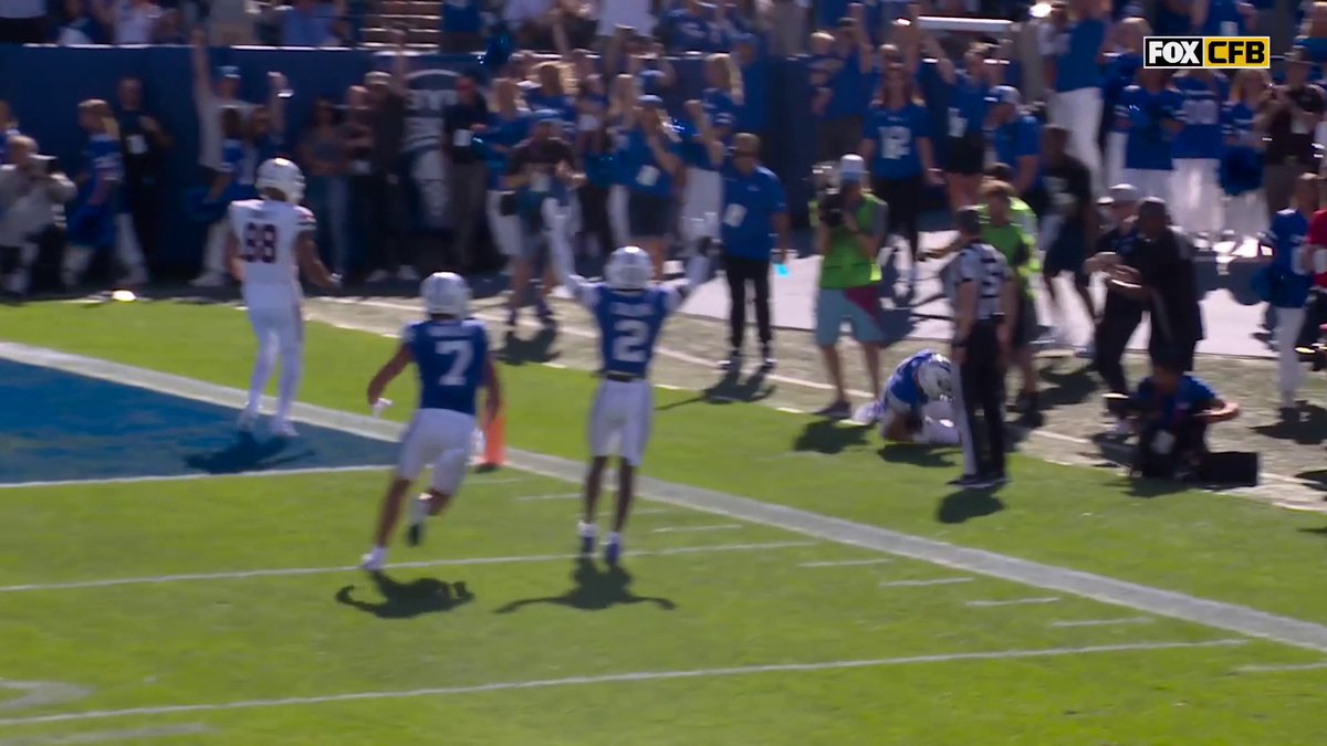 TRICK PLAY FROM THE LEFTY What a TD by BYU FOOTBALL 🔥😱
