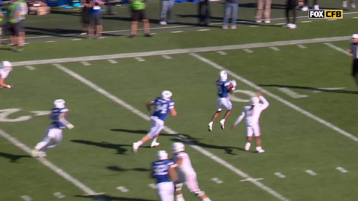 One of the greatest / most athletic plays in college football this season. Jakob Robinson is him!