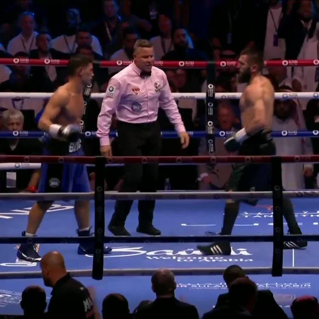 THE FINAL BELL. To the scorecards in Riyadh we go 👑 #BeterbievBivol
