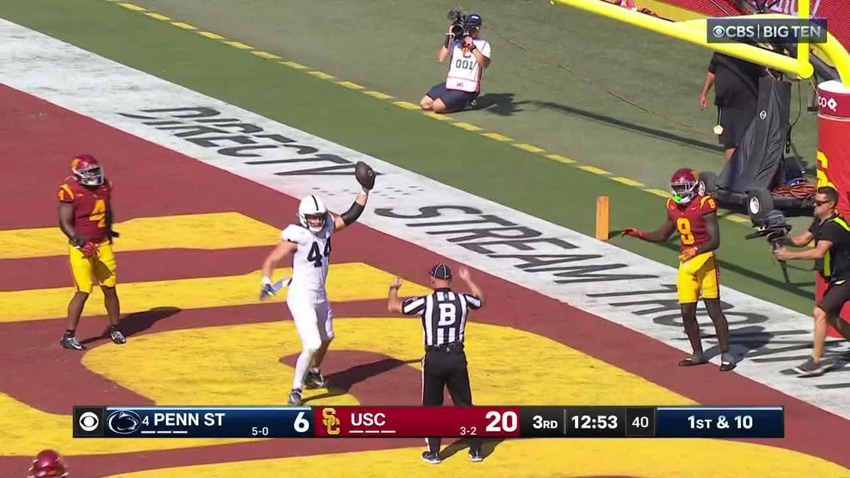 Penn State TE Tyler Warren’s final line against USC: 17 catches (tied for the most ever by an FBS TE) 224 yards This insane TD 👇
