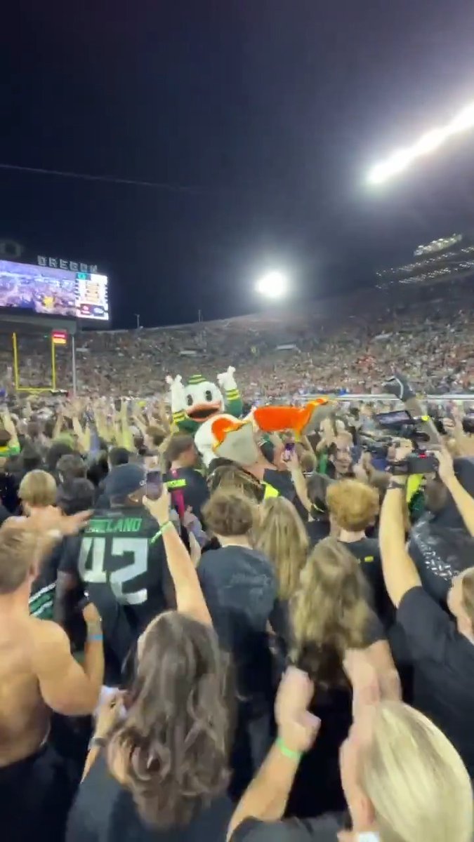 ABSOLUTE MADNESS. Go inside Autzen Stadium as Oregon fans storm the field following a thrilling win over Ohio State. 🎥
