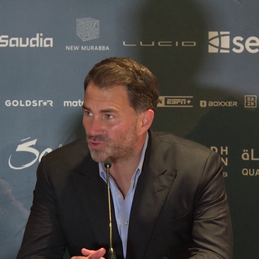 🗣️ "I find it SICKENING!" Eddie Hearn says the judge who scored Artur Beterbiev vs Dmitry Bivol 116-112 should never work in boxing again and there has to be a rematch 🥊