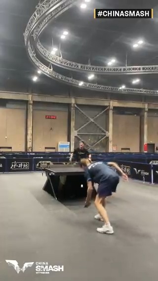 No bat, no problem 🏓 Just Anders Lind pulling off an underspin snake shot with his phone 📱 #ChinaSmash #ExperienceAGrandNewLegacy #TableTennis