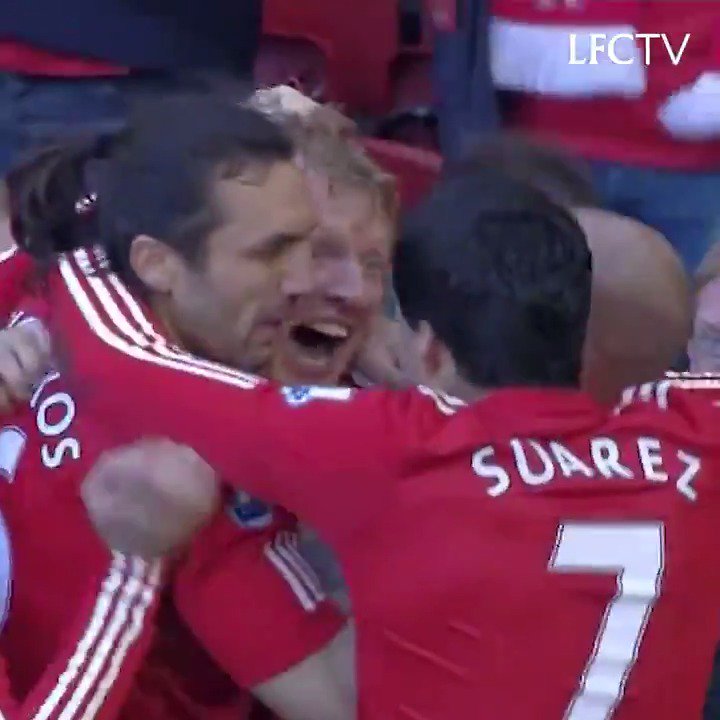 This Suárez assist was so good even Van der Sar started celebrating. 😂