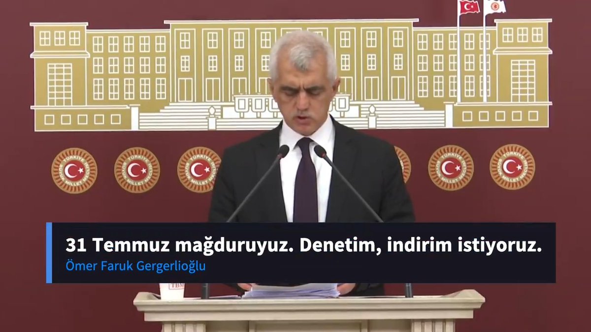 “31 Temmuz mağduruyuz. Denetim, indirim istiyoruz. Sadece eşlerimiz evimize gelsin. Suçlular dışarıda geziyor. Masumlar içeride yerlerde yatıyor. Yerlerde yatmak onların hakkı mı?” diye sormuş bir mahpus yakını. Cezaevlerinde durum çok kötü gerçekten. T.C. Adalet Bakanlığı