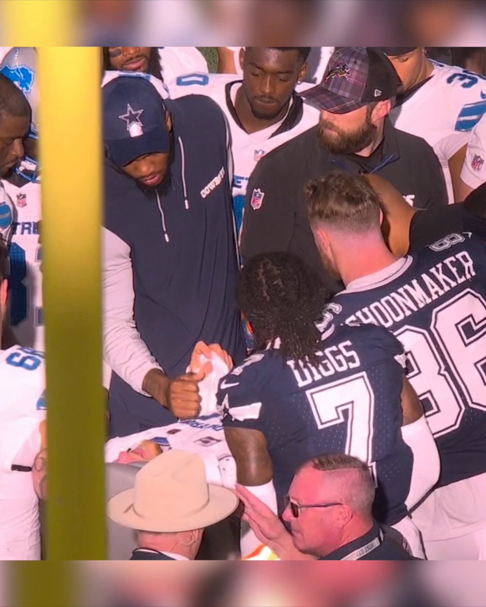 Aidan Hutchinson was carted off the field after suffering a leg injury in the third quarter. Lions and Cowboys players went over to check on him before he left the field. 📺: FOX