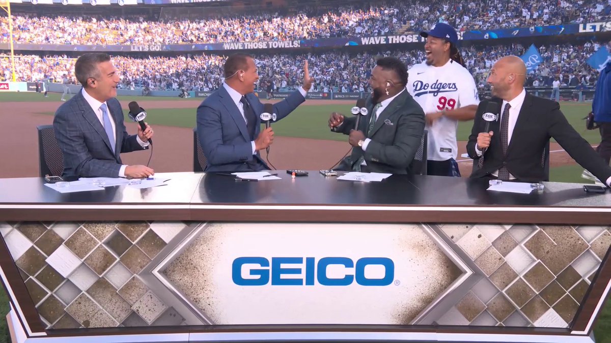 MANNY RAMIREZ SAYS HI TO THE CREW 🔥