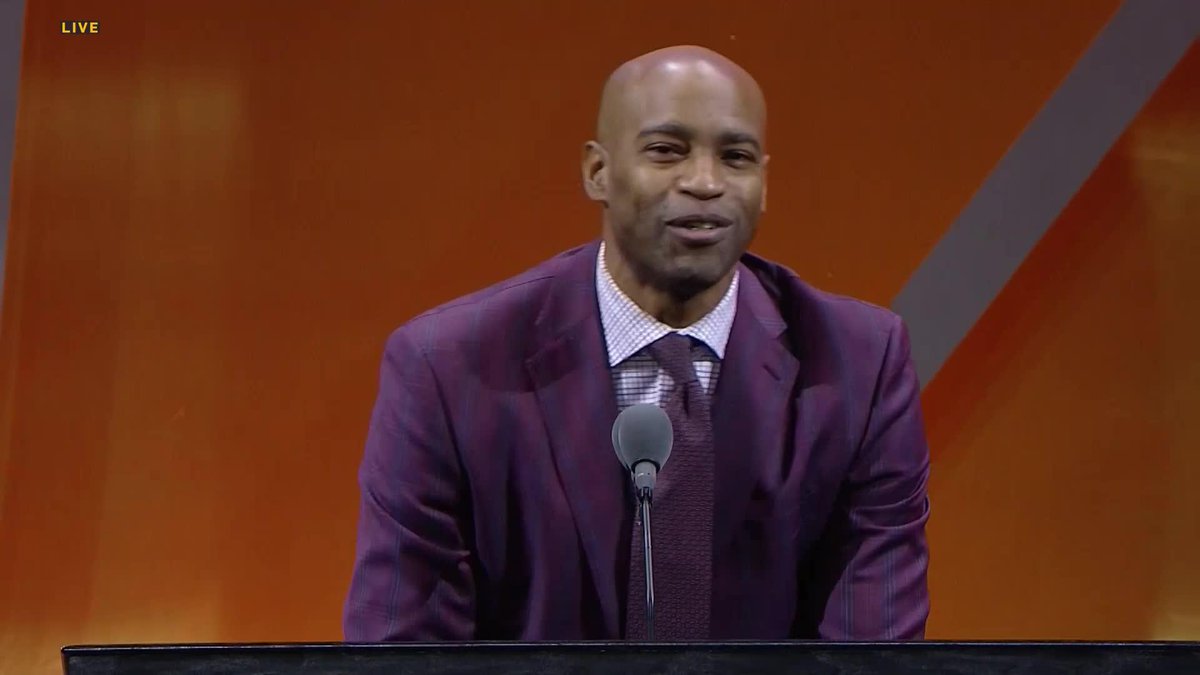 Vince Carter confirms he will enter the hall of fame as a Raptor in his induction speech 🙌🥹 (Via NBA TV)