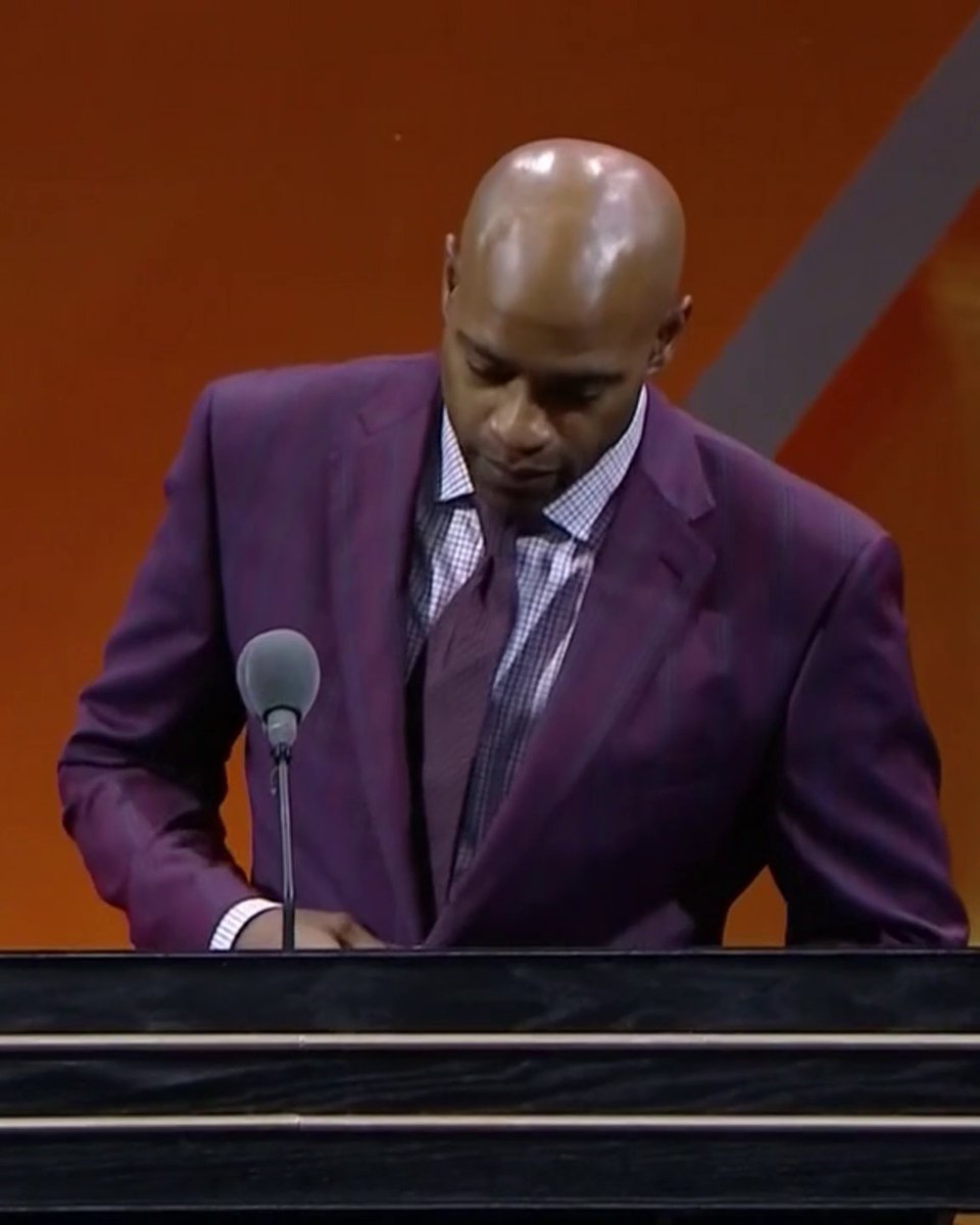 The moment Vince Carter officially became inducted into the Naismith Basketball Hall of Fame 👏 Basketball HOF