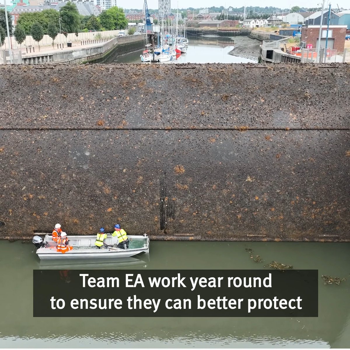 Our teams work year-round to prepare for flooding ☔ Whether it’s deploying defences or early morning drills, #TeamEA are constantly training to be #WinterReady Are you prepared?