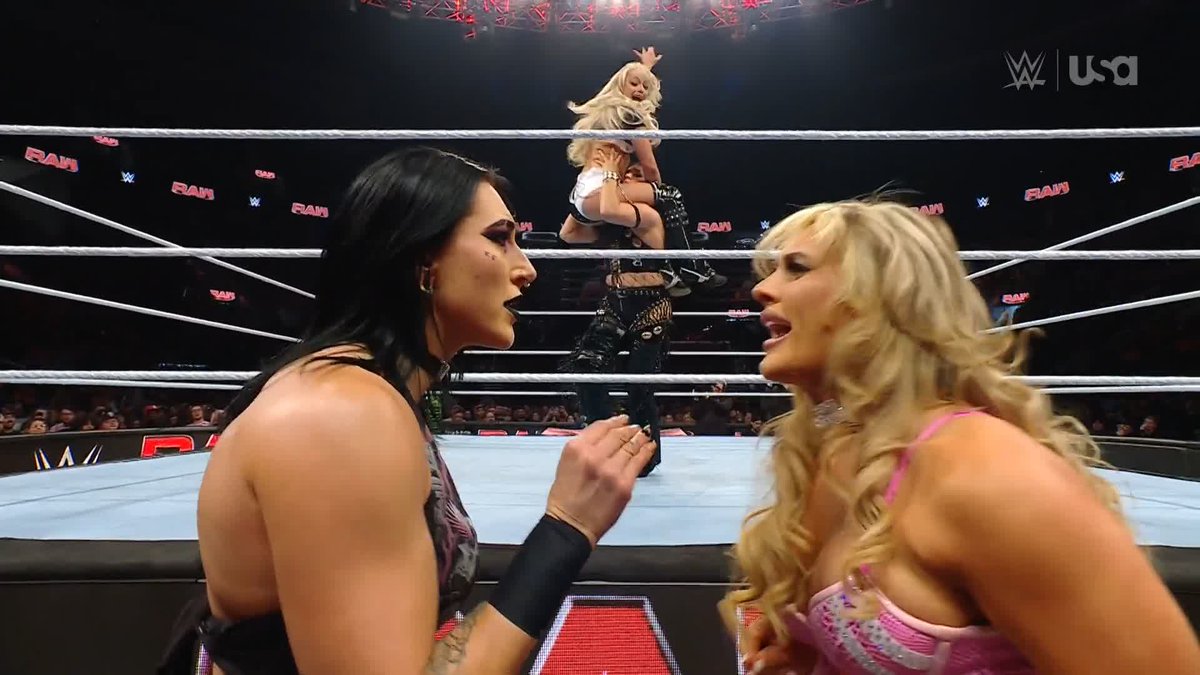 Hey RheaRipley_WWE and Tiffany Stratton, you might want to pay attention! 😅 #WWERaw