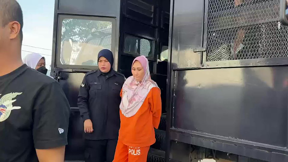 Seorang pemandu wanita yang dipercayai merempuh dua motosikal sehingga mengorbankan tiga pelajar Universiti Teknologi Mara (UiTM) Dungun dan mencederakan seorang yang lain, didakwa di Mahkamah Majistret Dungun hari ini.
