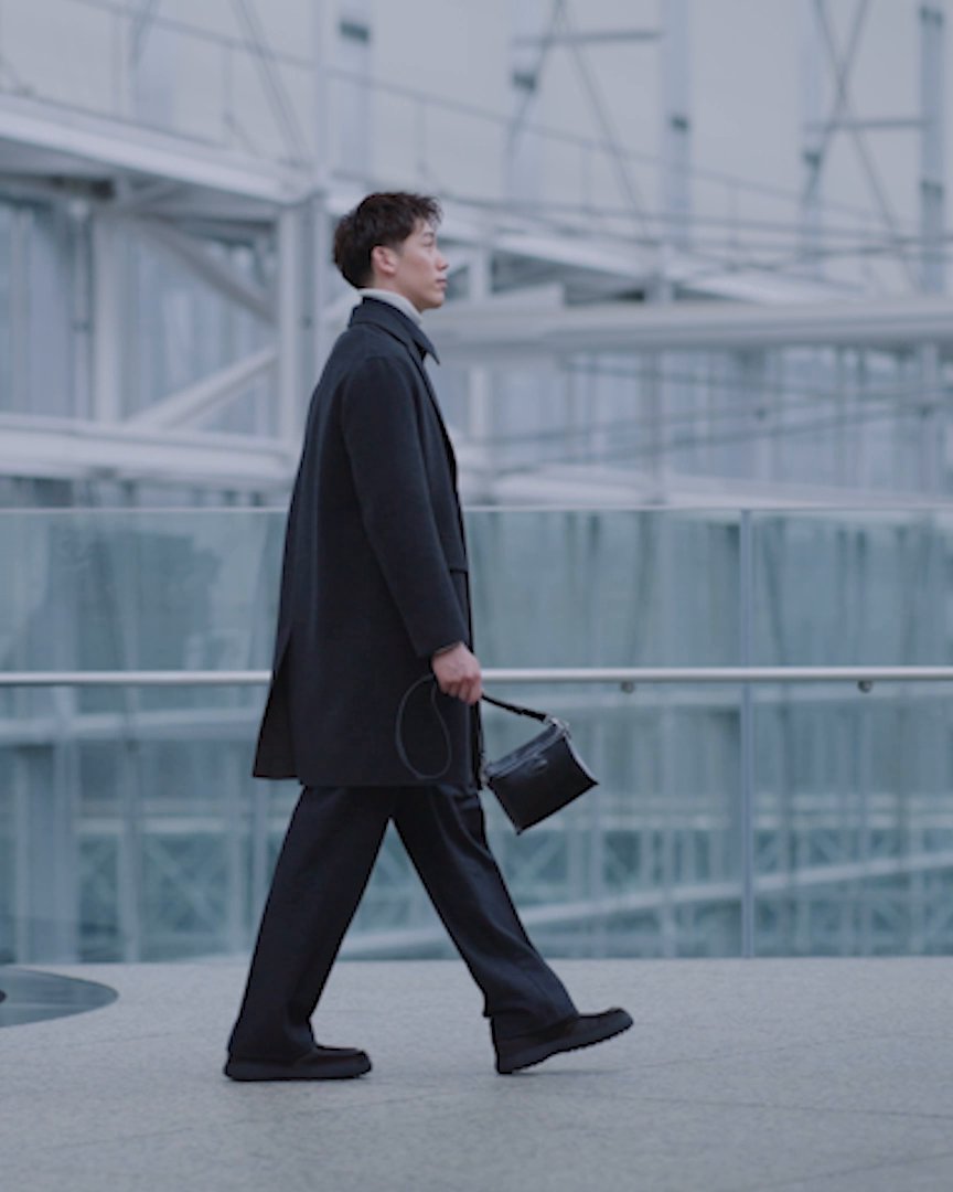 Exploring Tod's timeless sophistication through the vibrant streets of Tokyo. Friend of the House Yuki Ishikawa embodies effortless allure, wearing Tod's Fall-Winter 2024/2025 Men's collection. Discover more at: #TodsFW24 #Tods