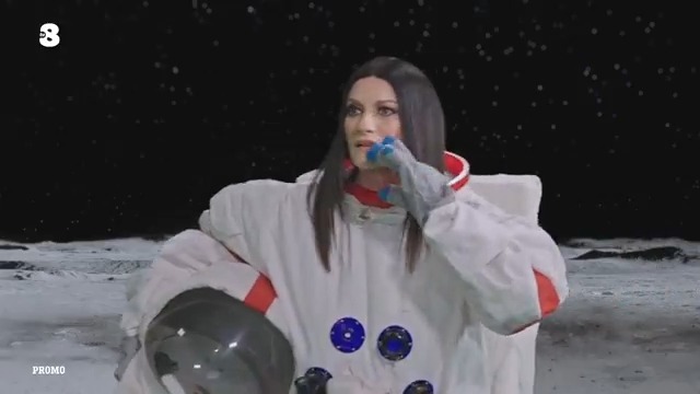 Una star planetaria, potevamo andare a prenderla solo sulla Luna! Laura Pausini è la co-conduttrice della nuova stagione del #GialappaShow! Vi aspettiamo 21 Ottobre alle 21:30! 🤩