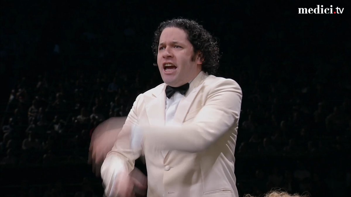 🎶📯 “[...] You can see the finger of God, it’s very dramatic” said conductor Gustavo Dudamel about Verdi’s "Dies irae" from Messa da Requiem in an interview. Watch him with the LA Phil perform the outstanding work at the Hollywood Bowl in 2013! 🎶📯