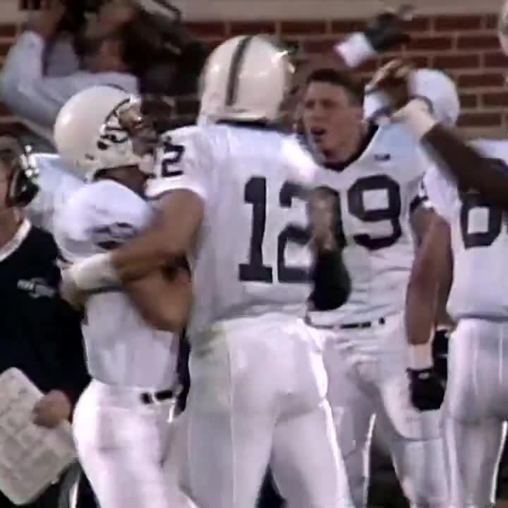 This was a big win at the Big House ๐ฆ #OTD 3๏ธโฃ0๏ธโฃ years ago, Kerry Collins and No. 3 Penn State Football took down No. 5 Michigan, 31-24. #B1GFootball