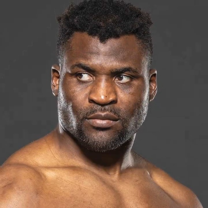 Le physique de Francis Ngannou à 4 jours de son grand retour en MMA. 💪