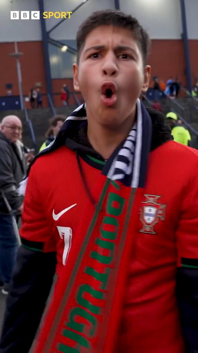 🗣️ "Give us a wee siuuuu" The fans at Hampden Park give us their best Ronaldo celebration ⚽️⤵️ #BBCFootball #SCOPOR