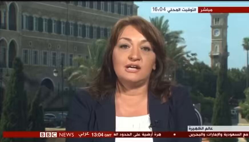 في مقابلة للمعلّقة السياسية المؤيدة للممانعة، الدكتورة ليلى نقولا، وصفت الخوذ البيضاء - وهي منظمة معترف بها دوليًا كهيئة إسعاف وإغاثة في سوريا - بأنهم جزء من جبهة النصرة وبتلفيق مجازر شاهدها العالم بأسره. هذا جزء من بروباغندا تهدف إلى شيطنة فرق الإسعاف في مناطق المعارضة وتبرير استهدافهم وقتلهم، وهو ما يتعارض مع القوانين الدولية التي تدعو الدكتورة نفسها اليوم إلى تطبيقها.