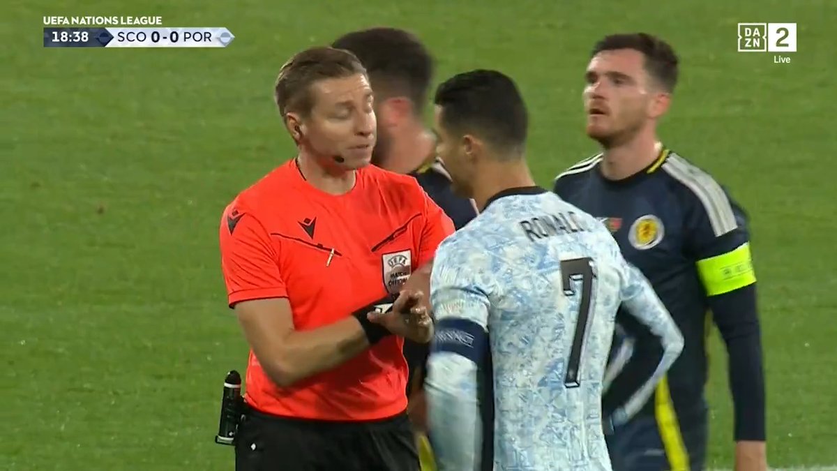 😅 | Cristiano Ronaldo ontmoet Lawrence Visser. 🇵🇹🇧🇪 #NationsLeague
