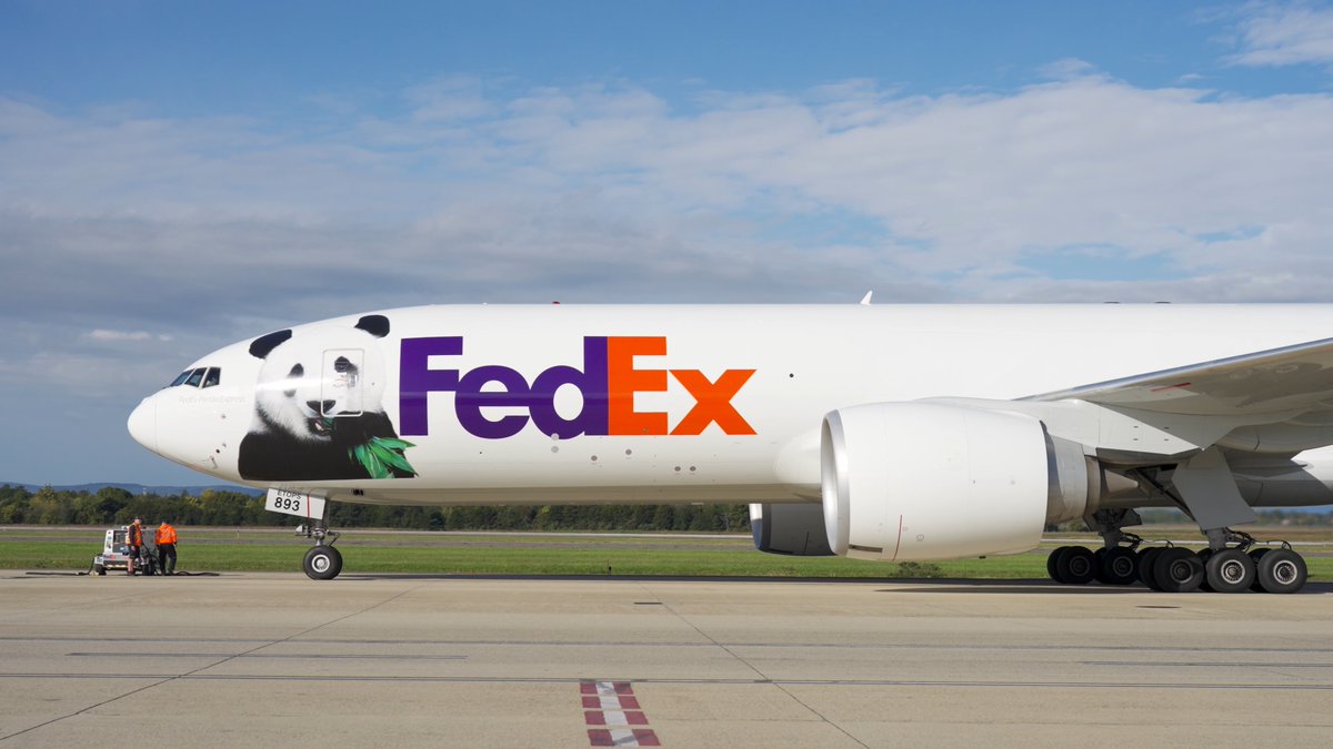 🐼❤️🐼 ICYMI: Two "treasures" arrived at the Zoo today! Join us in welcoming giant pandas Bao Li and Qing Bao, who entered Zoo grounds shortly after 11:30 a.m. today and are settling into their new homes at the David M. Rubenstein Family Giant Panda Habitat. Smithsonian