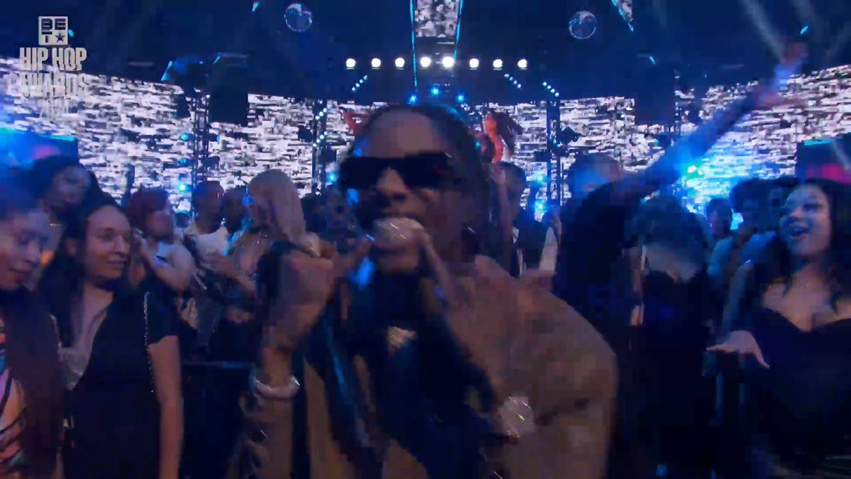 Take us back to '06 in our white tees hitting 'Crank That' in the club. Big Draco: the first to do it! Soulja Boy #HipHopAwards