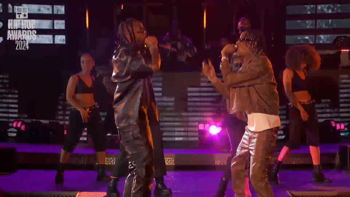 Soulja Boy brought out Roscoe Dash to do All The Way Turnt Up at the BET #HipHopAwards