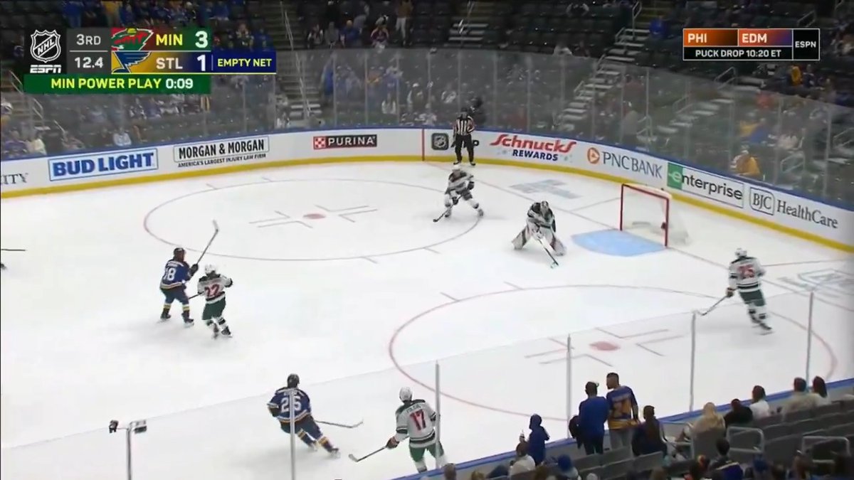 FILIP GUSTAVSSON GOALIE GOAL 🚨🤯