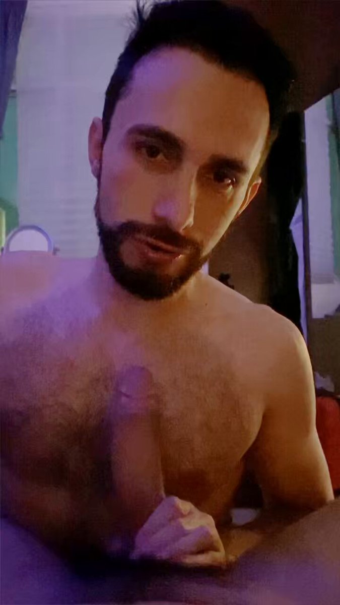 Encontre este video viejito que me gustó. Así es como hay que mamar una buena verga. #gargantaprofunda #deepthroat #vergon #bigdick #hugecock #sucking