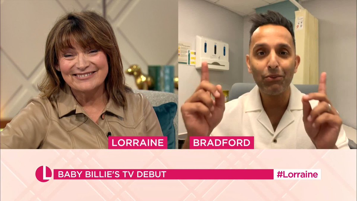 How cute is this behind-the-scenes moment of Lorraine and baby Billie that was captured before the show yesterday! 🥹 #Lorraine
