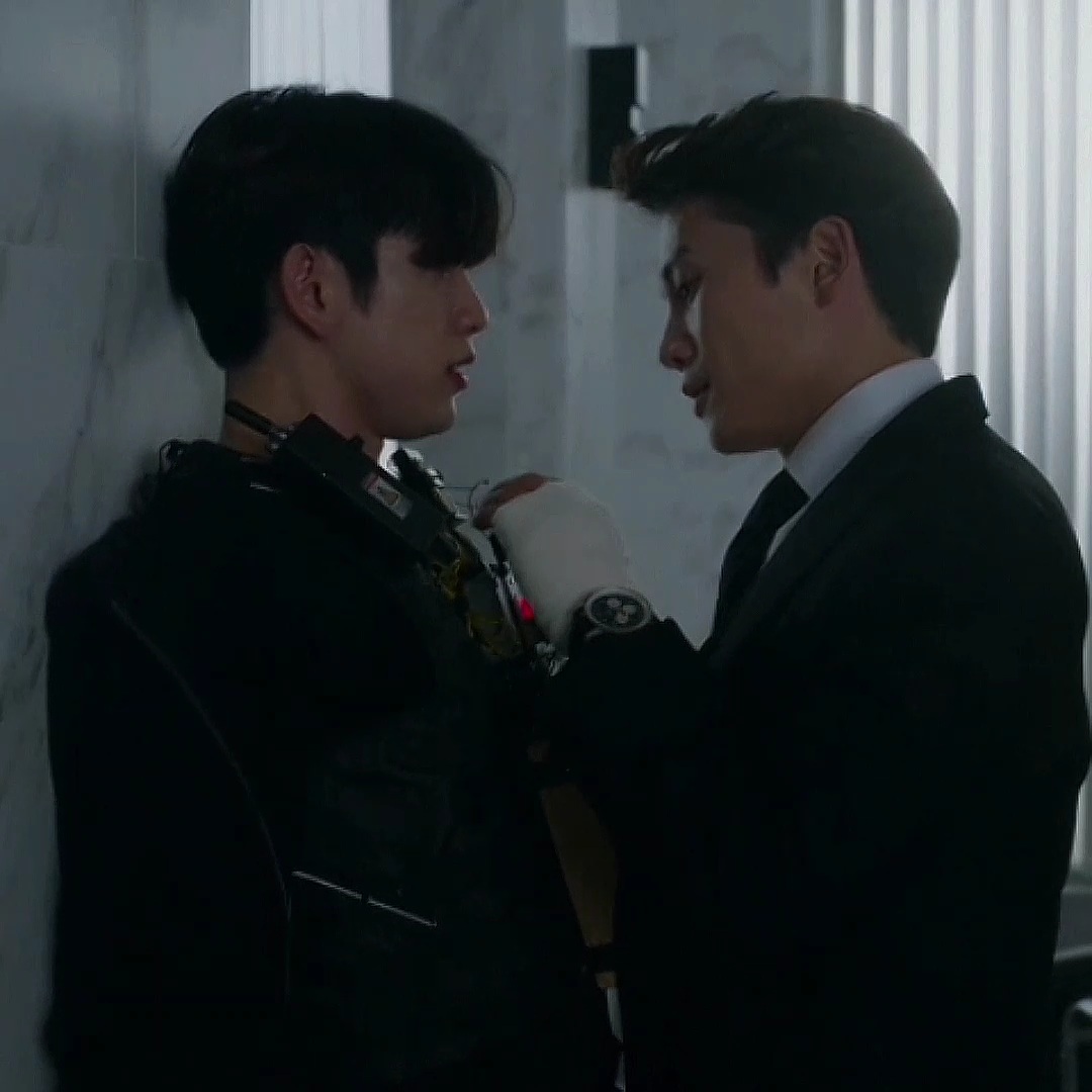 making out would’ve been less gay than this