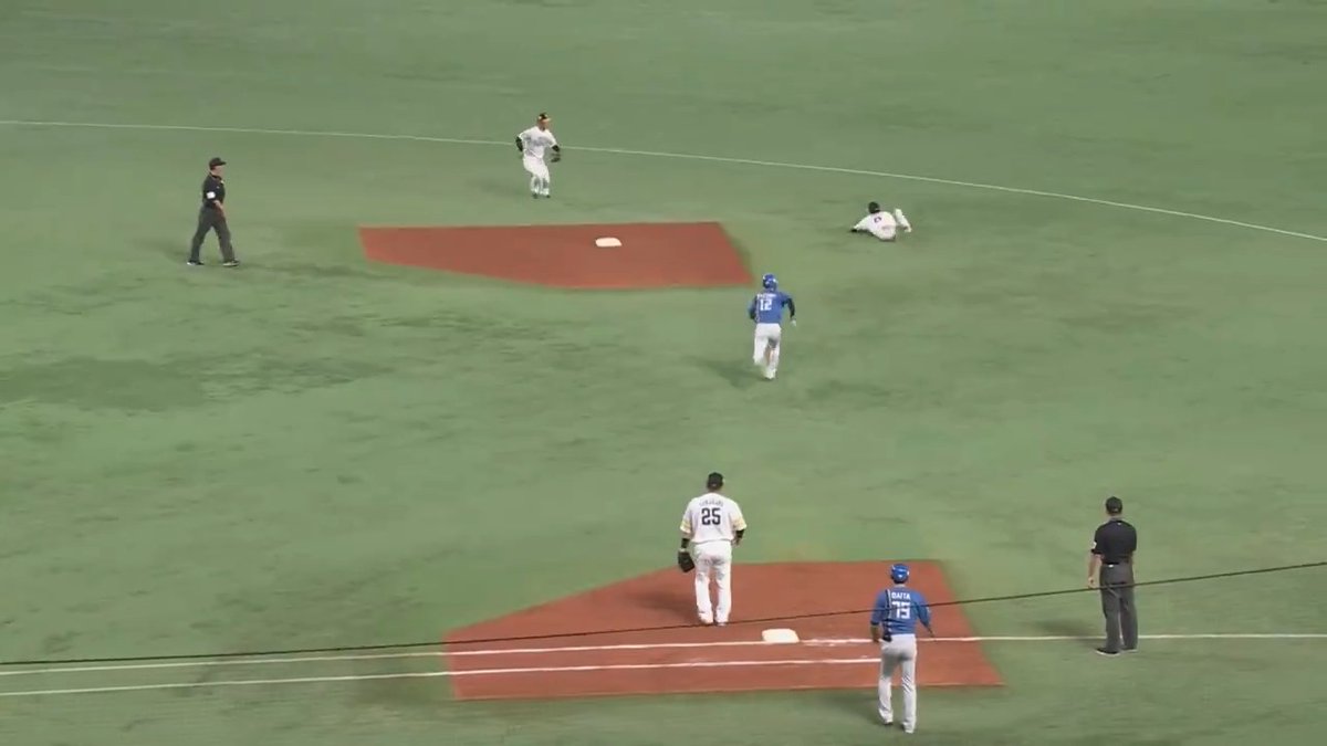 鋭い打球に飛び込み即座に守る🔥 福岡ソフトバンク #川瀬晃 選手のファインプレー‼️👏 #パーソルCSパ #sbhawks 👇ライブ配信はこちら!