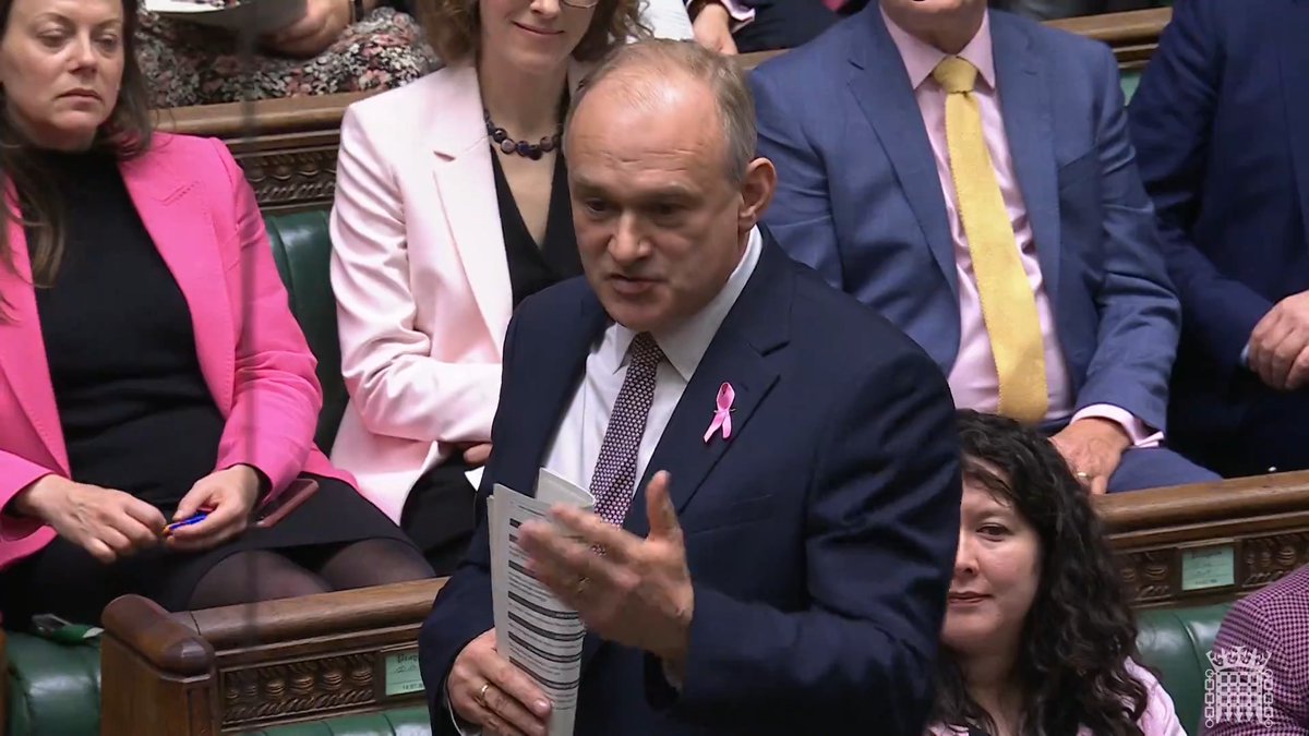 Thank you to Ed Davey in #PMQs for saying we need a far wider review of Carer's Allowance and its many flaws, not just overpayments "We can write off the overpayments, we can end the crazy cliff edge to the earnings limit now and have a fuller review for the support that carers deserve"