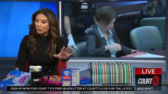 "Pop-Tarts, check!" Defendant #SarahBoone is asking the court for snacks during her murder trial. @JulieCourtTV says in her #OpeningStatement, the accused suitcase killer, #SnackingSara, has the diet of a 6-year-old. #CourtTV What do YOU think? ⚖️👇🍪 Pop-Tarts