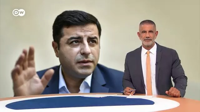 Selahattin Demirtaş, "barış" için ne dedi? Aktif siyaseti bıraktığını açıklayan Demirtaş, DEM Parti eş başkanları ile yeni bir mesaj verecek mi? DEM Parti'ye "Öcalan izni" çıkar mı? #DWHaber Z. Kıvanç EL