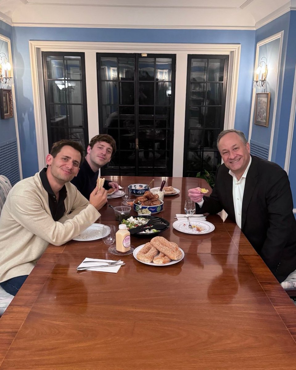 Broke the fast last week with Alex Edelman and @BenjPasek and received my official Nice Jewish Boys endorsement.